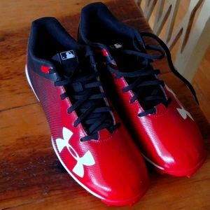 Baseball molded cleats